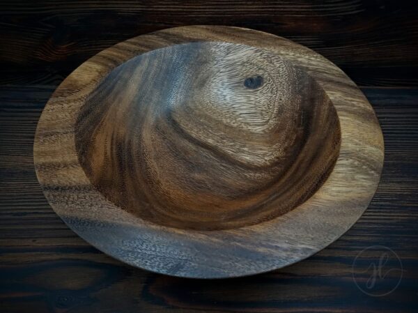 Miska z exotického dřeva saman (suar, monkey pod) s krásnou kontrastní kresbou připomínající dřevo ořešáku.