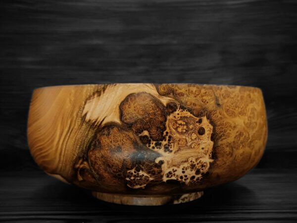 Jedinečné dřevěné výrobky - miska z akátového dřeva s nádorem. 