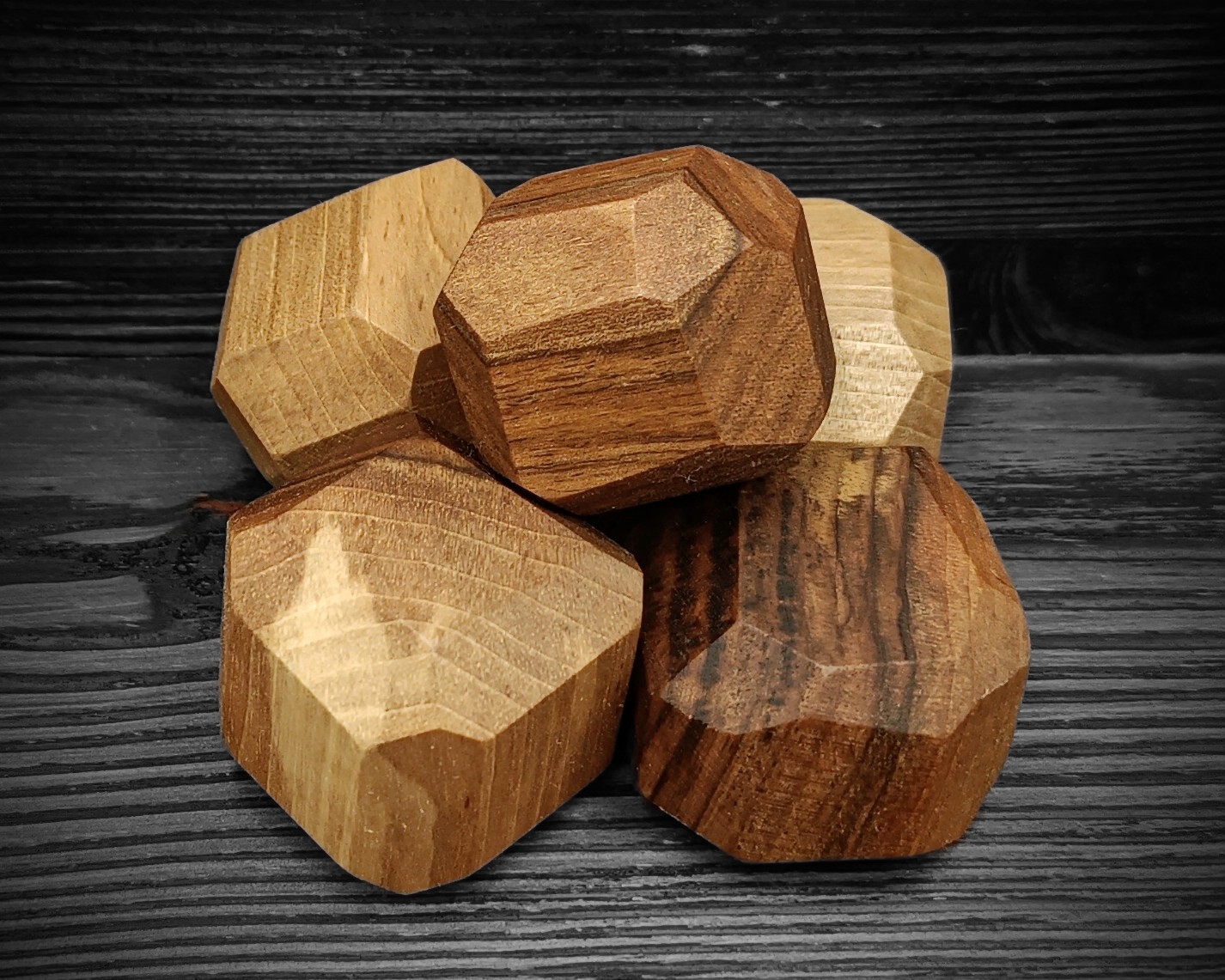 WOOD PUNK – dřevěné balanční kameny (ořešák / walnut)
