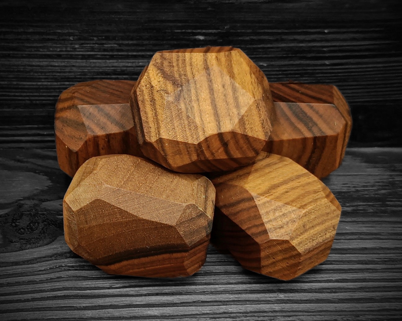 WOOD PUNK – dřevěné balanční kameny (pistácie / pistachio)