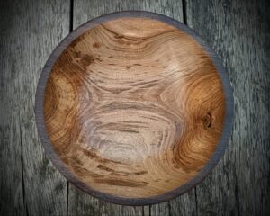 Mísa ze dřeva ořešáku (40×11 cm)