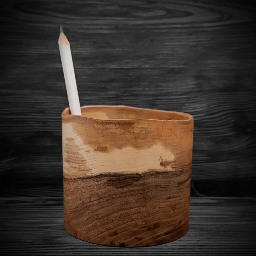 Dřevěné tužkovníky | Designové stojánky na tužky | WOOD PUNK