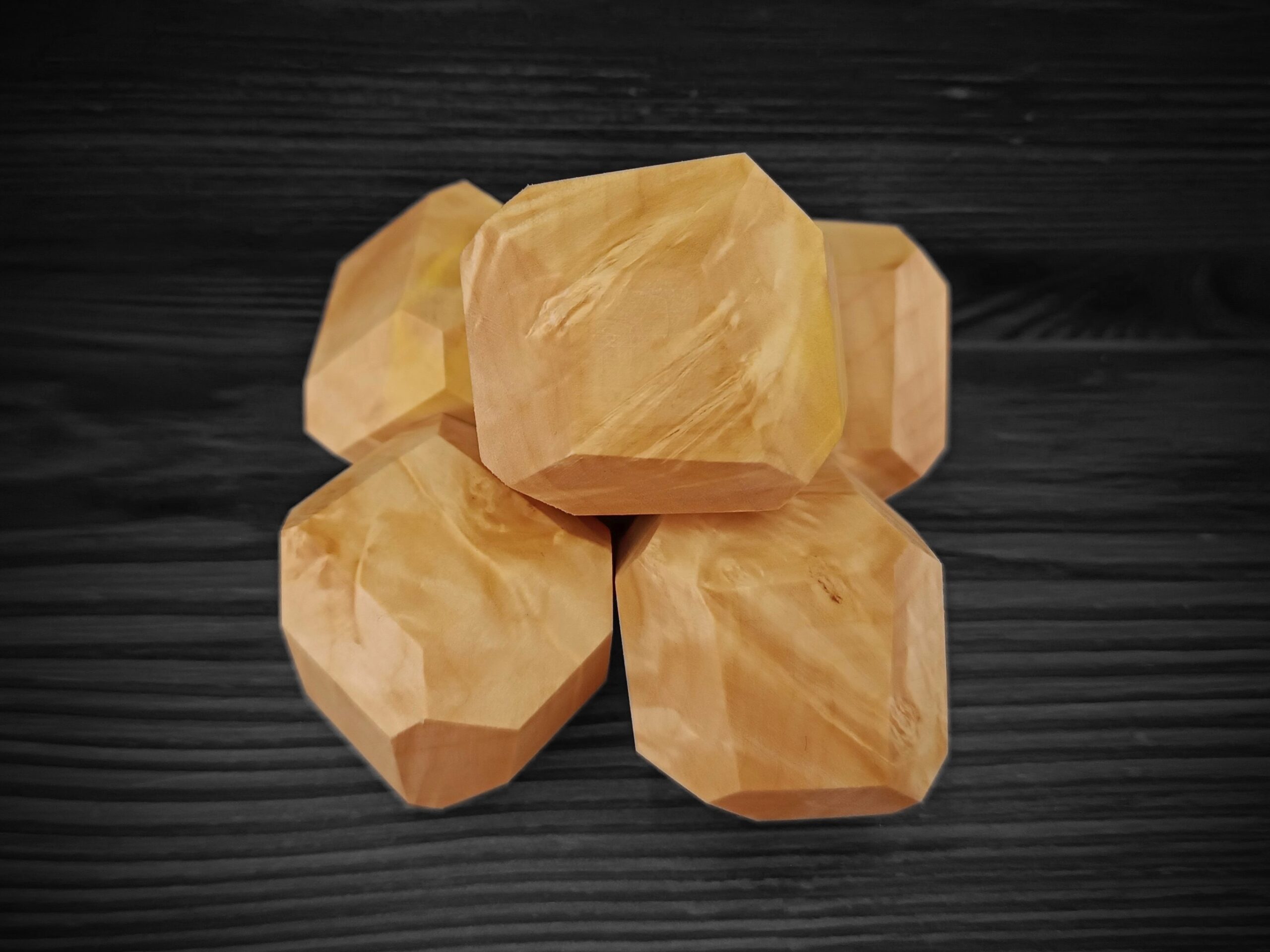 Dřevěné balanční kameny – javor jasanolistý (acer negundo)